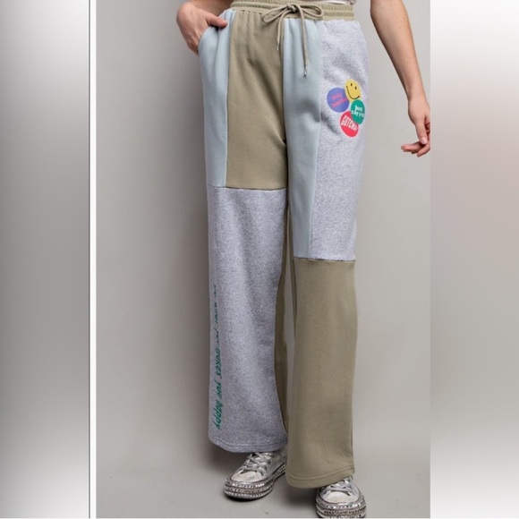 Easel Good Vibes Only Women’s Cardi With Sweats set Gray/Olive Size Small - Picture 5 of 16